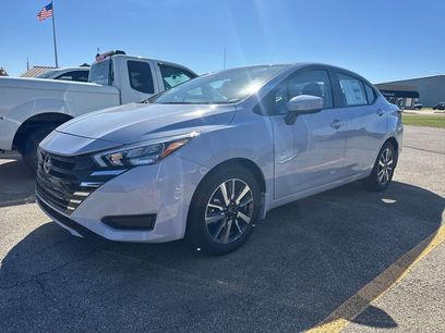 New 2025 Nissan Versa SV w/ Trunk Package