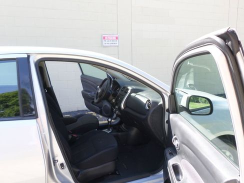Used 2014 Nissan Versa SV image 14
