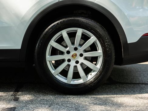 Used 2019 Porsche Cayenne AWD/4WD image 14