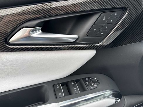 New 2026 Chevrolet Traverse High Country w/ LPO, Floor Liner Package FWD image 15
