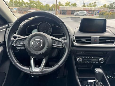 Used 2018 MAZDA MAZDA3 Touring image 20