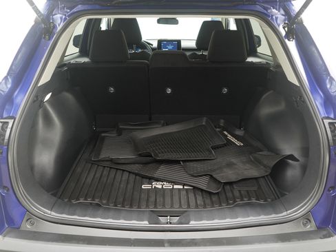 Used 2025 Toyota Corolla Cross LE image 17