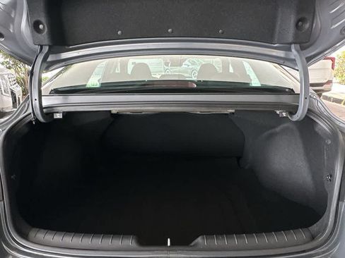 Used 2025 Hyundai Elantra SE FWD image 26