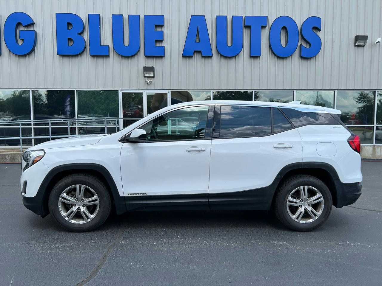 Used 2019 GMC Terrain SLE FWD image 2