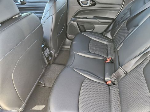 New 2026 Jeep Compass Latitude image 27