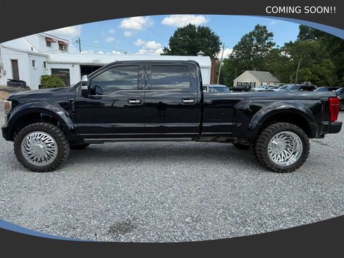 Used 2022 Ford F450 Platinum w/ FX4 Off-Road Package AWD/4WD image 2