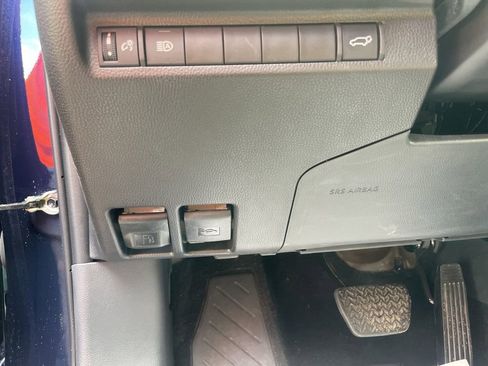 Used 2025 Toyota RAV4 XLE Premium FWD image 18
