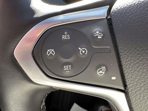 Used 2023 Chevrolet Traverse RS AWD/4WD image 17