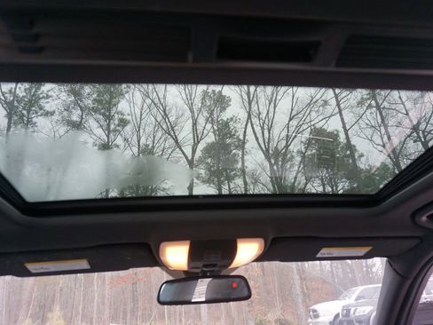 Used 2010 Mercedes-Benz C 300 4MATIC Sedan image 9