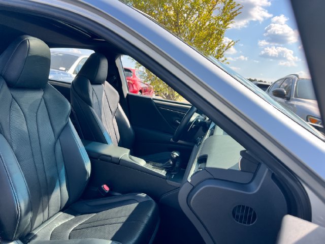 Used 2020 Lexus ES 350 F Sport w/ Accessory Package 2 FWD image 31