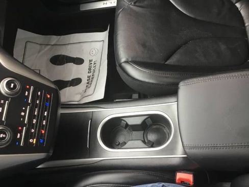 Used 2019 Lincoln MKC Reserve FWD image 18