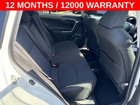 Used 2022 Toyota RAV4 LE AWD/4WD image 8