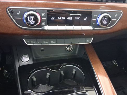 Used 2020 Audi A4 2.0T Premium w/ Convenience Package image 23