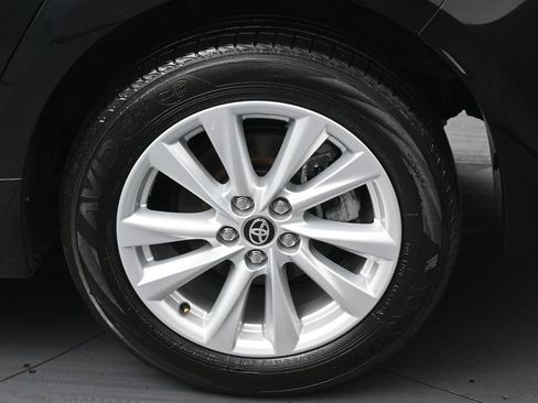Used 2025 Toyota Corolla LE w/ LE Premium Package FWD image 10