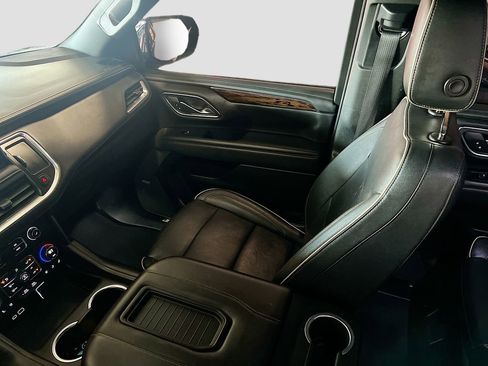 Used 2022 Chevrolet Suburban Premier image 20