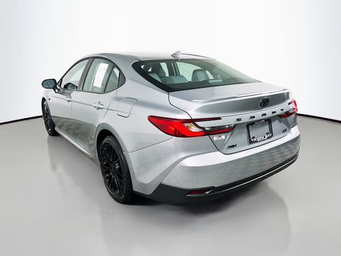 Used 2025 Toyota Camry LE image 8