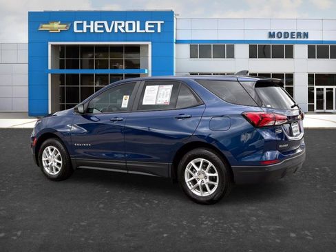 Used 2022 Chevrolet Equinox LS AWD/4WD image 3