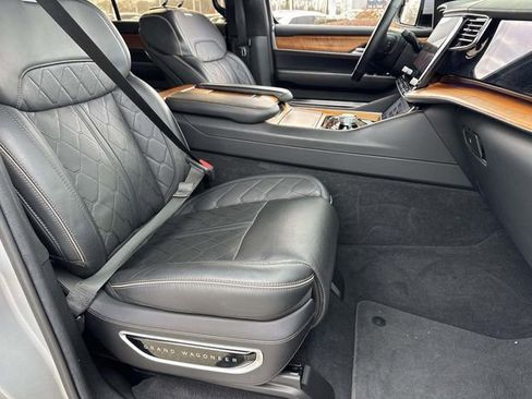Used 2022 Jeep Grand Wagoneer Series III image 11