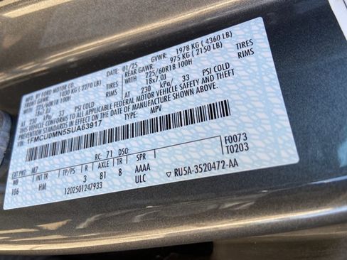 Used 2025 Ford Escape ST-Line FWD image 32