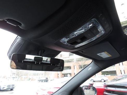 Used 2025 Mercedes-Benz GLA 250 4MATIC image 17