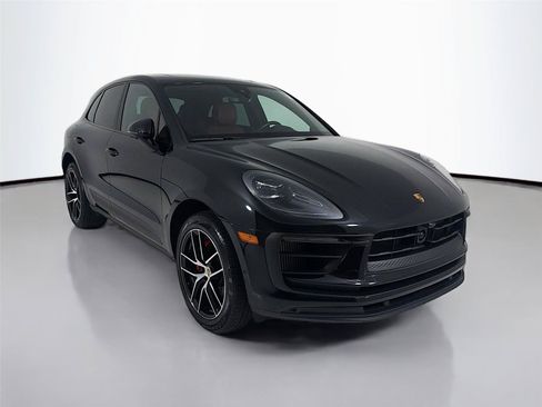 Certified 2023 Porsche Macan S AWD/4WD image 29