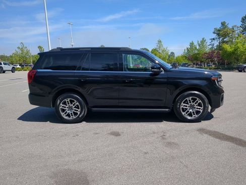 Certified 2025 Ford Expedition Active RWD image 3