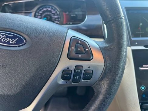 Used 2018 Ford Taurus Limited FWD image 12