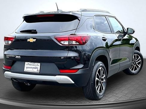Used 2025 Chevrolet TrailBlazer LT AWD/4WD image 6