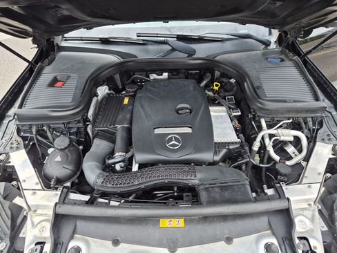 Used 2017 Mercedes-Benz GLC 300 4MATIC Coupe image 31