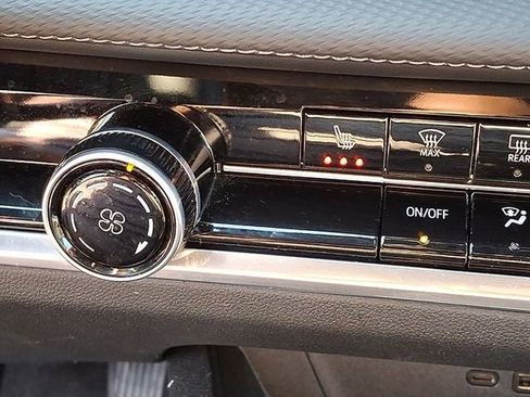 Used 2025 Chevrolet Equinox LT FWD image 17