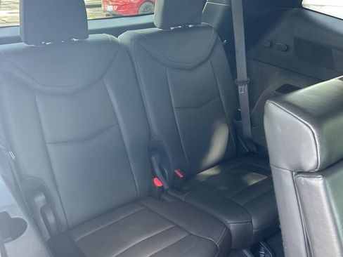 Used 2020 Cadillac XT6 Premium Luxury AWD/4WD image 17