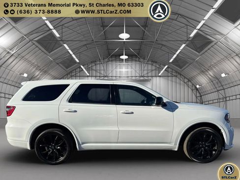 Used 2020 Dodge Durango SXT image 2
