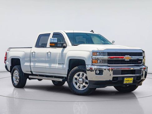 Used 2015 Chevrolet Silverado 2500 LT w/ LT Convenience Package AWD/4WD image 1