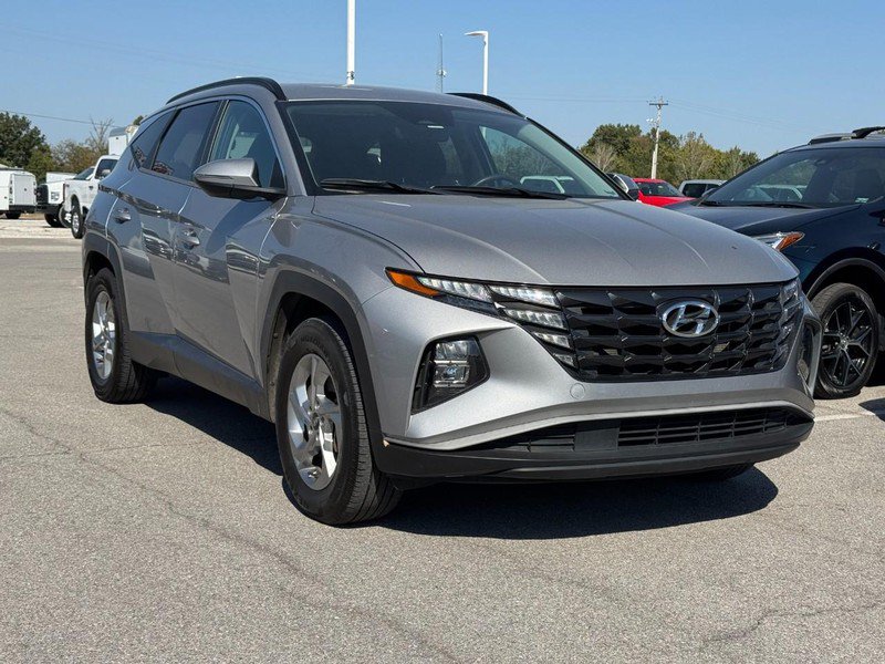 Used 2022 Hyundai Tucson SEL FWD image 2