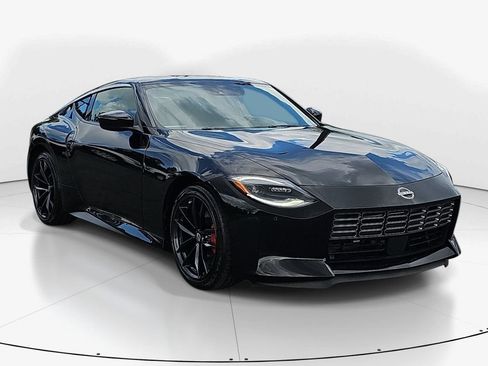 Used 2025 Nissan Z Performance w/ Floor Mat Package RWD image 3