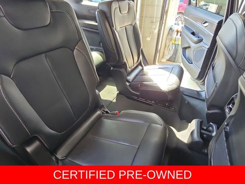 Used 2024 Jeep Grand Cherokee L Limited w/ Black Appearance Package AWD/4WD image 11