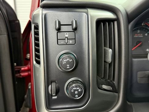 Used 2018 Chevrolet Silverado 1500 LT w/ Texas Edition image 10