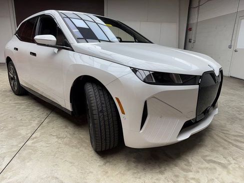 New 2026 BMW iX xDrive45 image 7