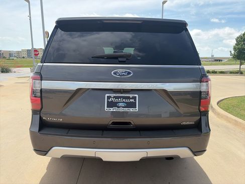 Used 2018 Ford Expedition Platinum AWD/4WD image 4