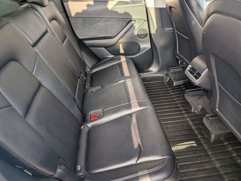 Used 2022 Tesla Model Y Performance image 32