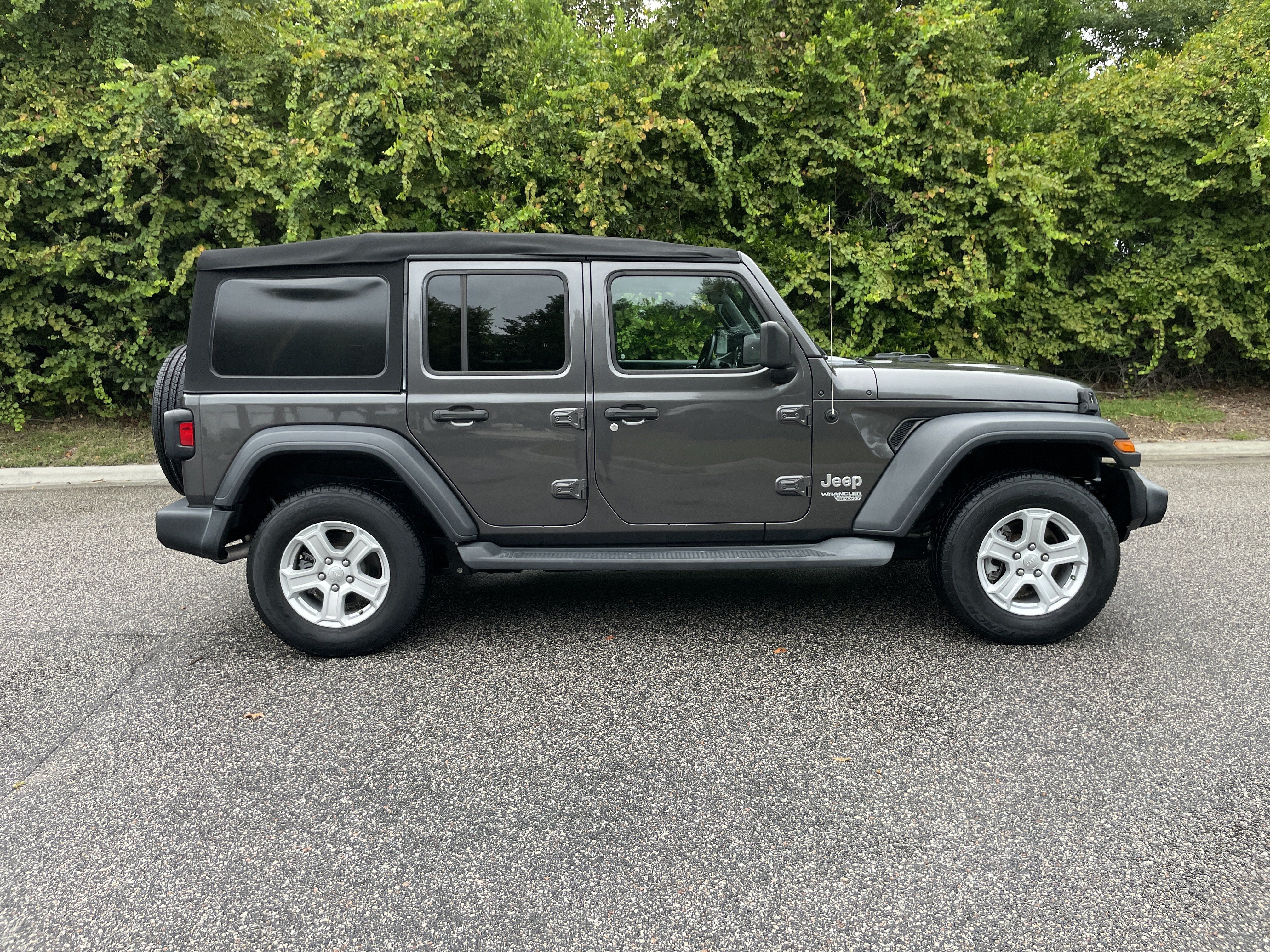 Used 2019 Jeep Wrangler Unlimited Sport S AWD/4WD image 10