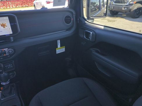 New 2026 Jeep Gladiator Rubicon AWD/4WD image 16