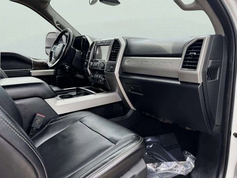 Used 2019 Ford F250 Lariat w/ Lariat Ultimate Package AWD/4WD image 57