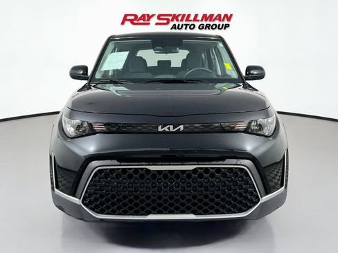 Used 2025 Kia Soul LX w/ LX Technology Package FWD image 2
