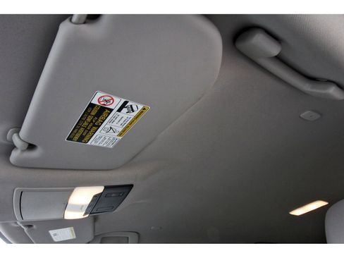 Used 2024 Nissan Rogue SV FWD image 30