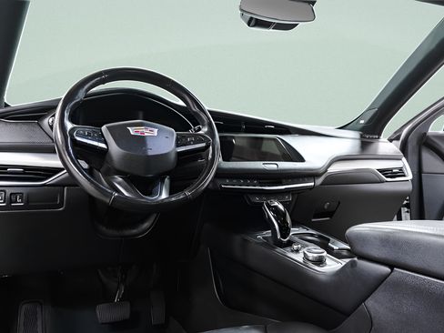 Used 2021 Cadillac XT4 Premium Luxury w/ Sun And Sound Package AWD/4WD image 27