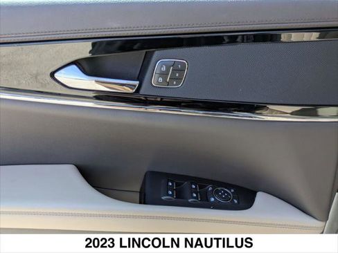 Certified 2023 Lincoln Nautilus AWD w/ Premium Package image 10