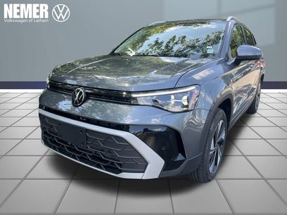 New 2025 Volkswagen Taos SE