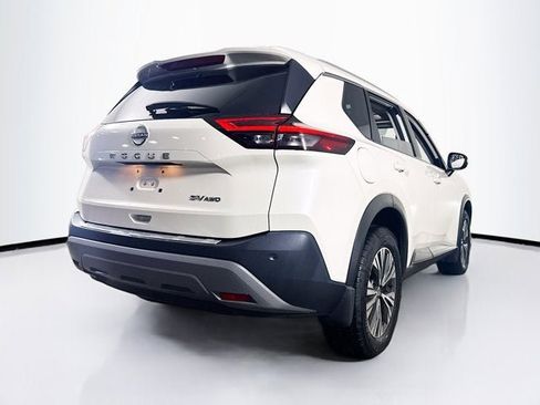 Used 2022 Nissan Rogue SV w/ SV Premium Package image 5