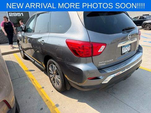 Used 2017 Nissan Pathfinder SL AWD/4WD image 6